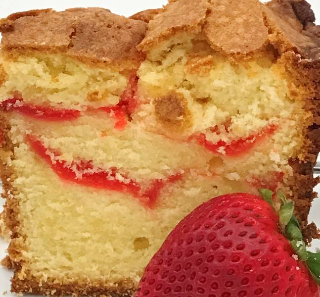 Easy Strawberry Swirl Cake Recipe