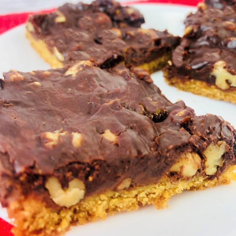 Delicious and Easy Chocolate Dessert Bars