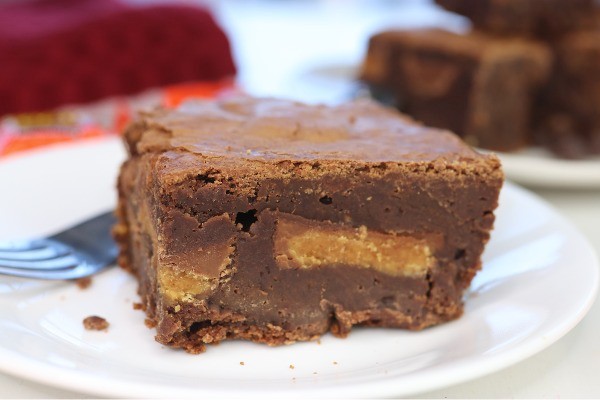 Easy Fudgy Brownies With Reese Cups
