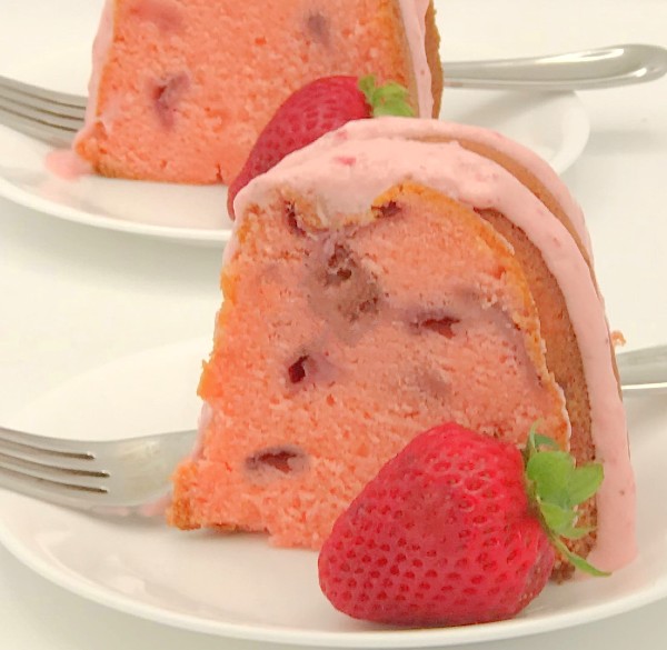 Easy Strawberry Pound Cake With Strawberry Cream Cheese Glaze