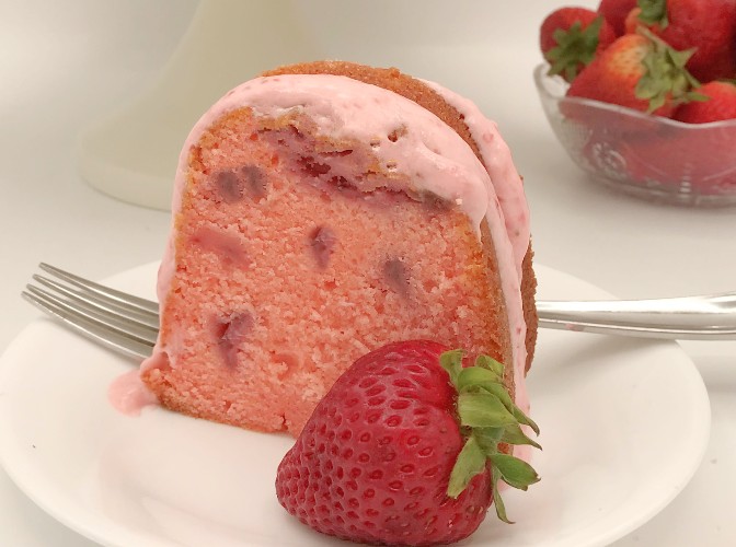 Strawberry Pound Cake With Glaze